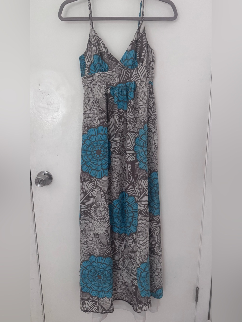 Trina Turk 100% Silk Blue and Gray Floral Maxi Dress Size 0 Summer Beach Coastal - Picture 2 of 9